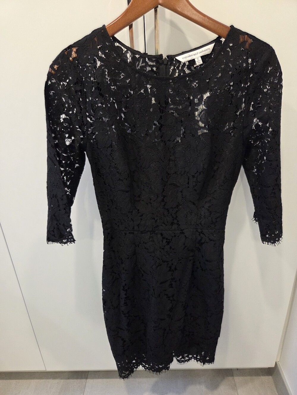 cupcakes & cashmere Black Lace Long Sleeve Sheath Dress Size 2 NWT